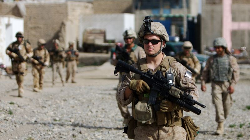 Do dvaceti let jsme v Afghánistánu zpátky, kritizuje dohodu mezi USA a Tálibánem britský ministr